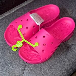 CROCS Women's Vibrant Pink Sandals